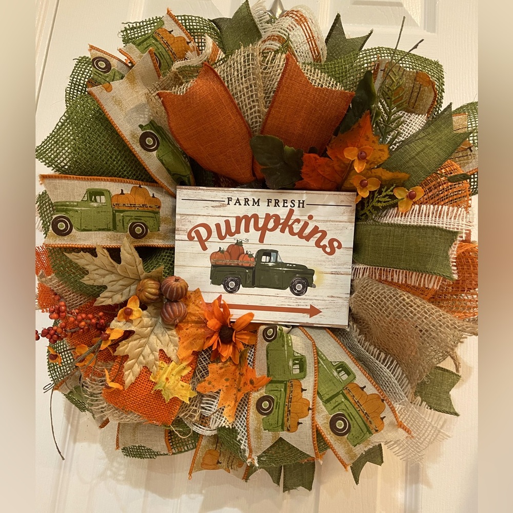 Fall wreath, “GREEN TRUCK” Wreath, Autumn Wreath, Welcome Wreath,”  18” Wreath